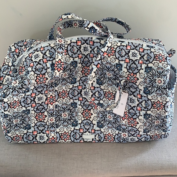 Vera Bradley Handbags - NWT Vera Bradley Large Duffel Lisbon medallion